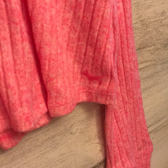NWT Victoria’s Secret PINK Dog Crop Sweater - Picture 2 of 5